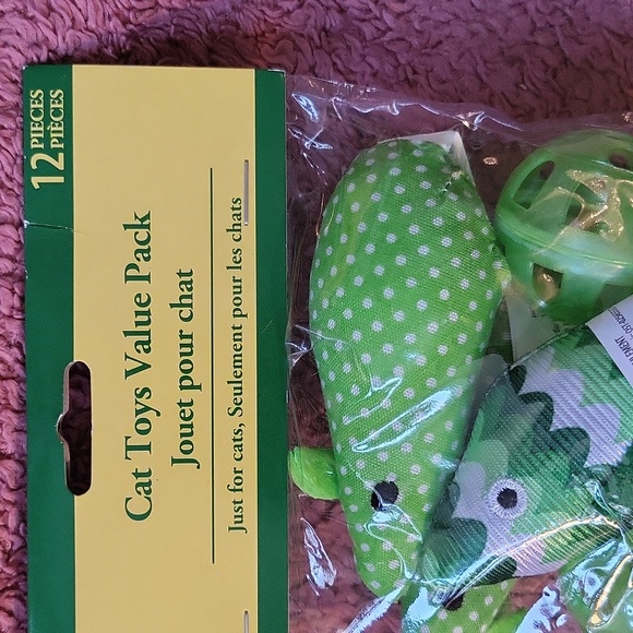 SALE!! Brand New WALMART CAT TOYS VALUE PACK- 12 CT. - Picture 3 of 4